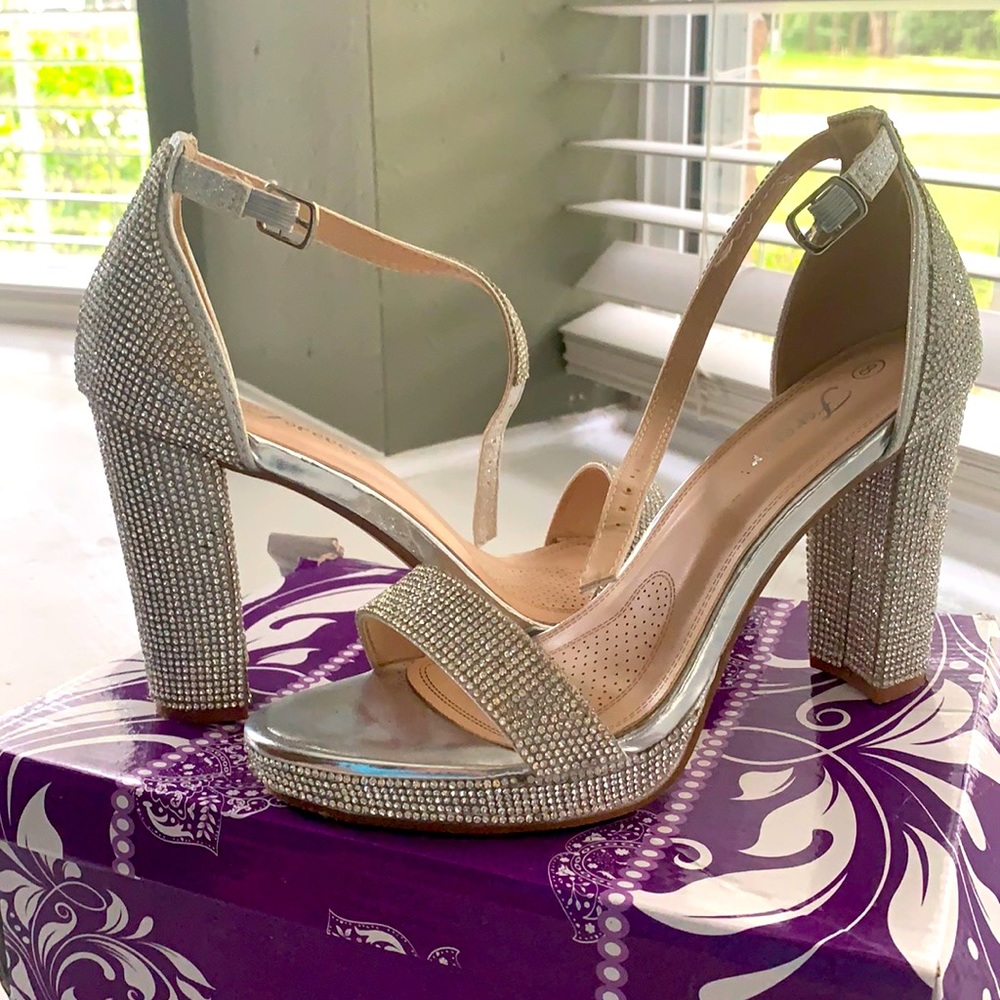 Heels. Worn once for Prom. Absolutely gorgeous shoes!